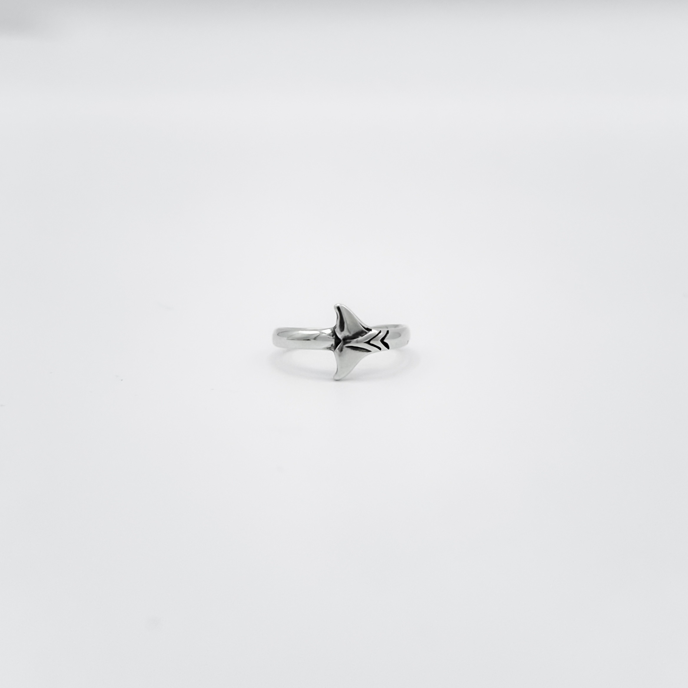 Bague phalange Queue de Baleine en argent 92